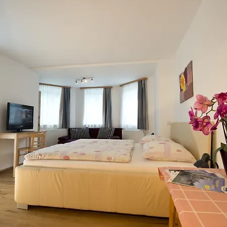 ゲストハウス Gasthaus Zur Nixe